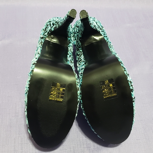 Size 10 Baby Blue Satin & Glitter Rose Print Pumps - Picture 10 of 11